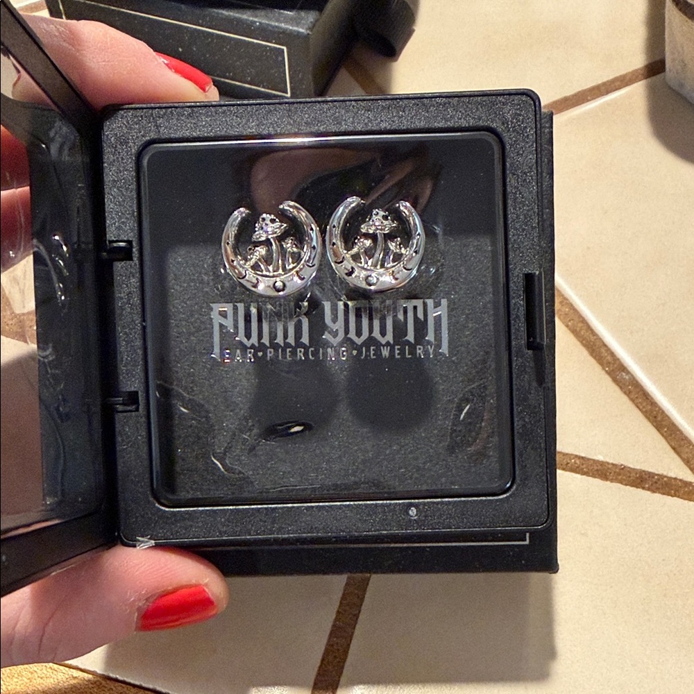Punk Youth 1/2” Saddle Gauges
